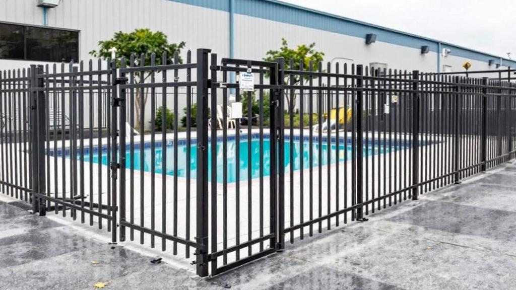 New Aluminum Pool Fence - Professional Aluminum Fence by Fencing & Gates contractors