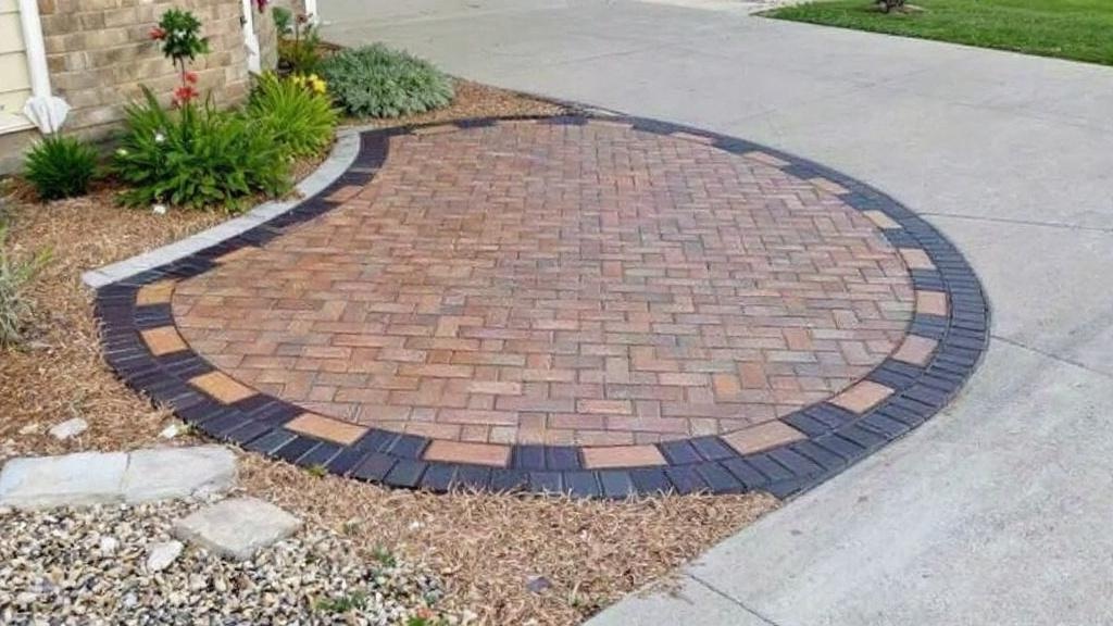 Driveway Paver Apron - Professional Hardscaping by Landscaping contractors