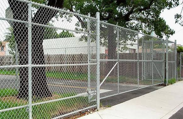 Chainlink gate